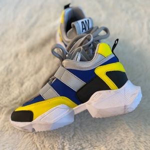 Beautiful shoes made in Colombia 🇨🇴💛